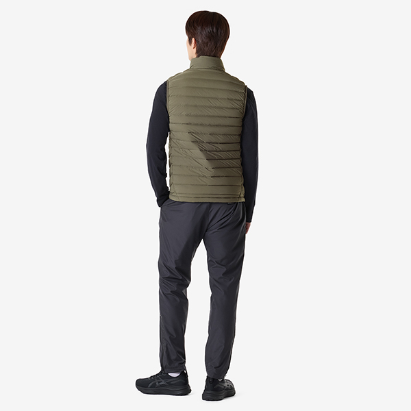 아식스 공식 온라인스토어,맨 라이트웨이트 다운 베스트